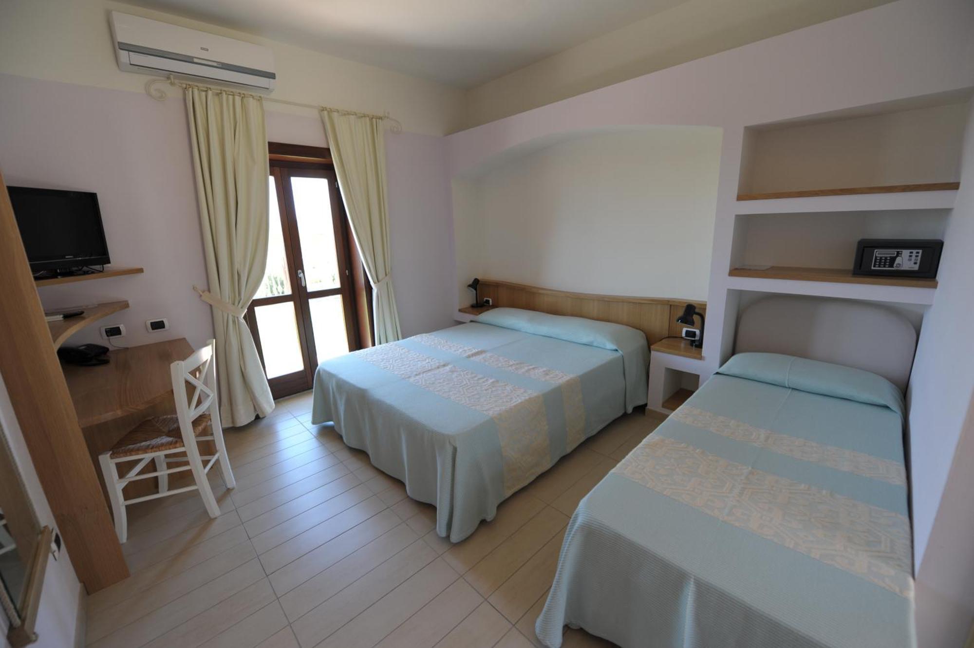 Hotel Cala Reale Stintino Eksteriør billede