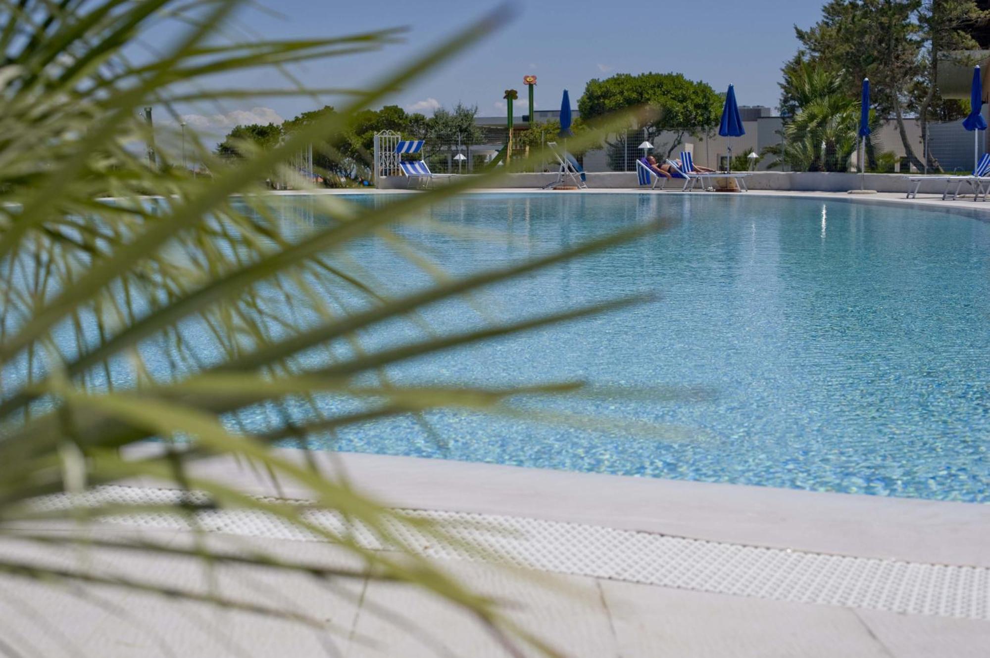 Hotel Cala Reale Stintino Eksteriør billede