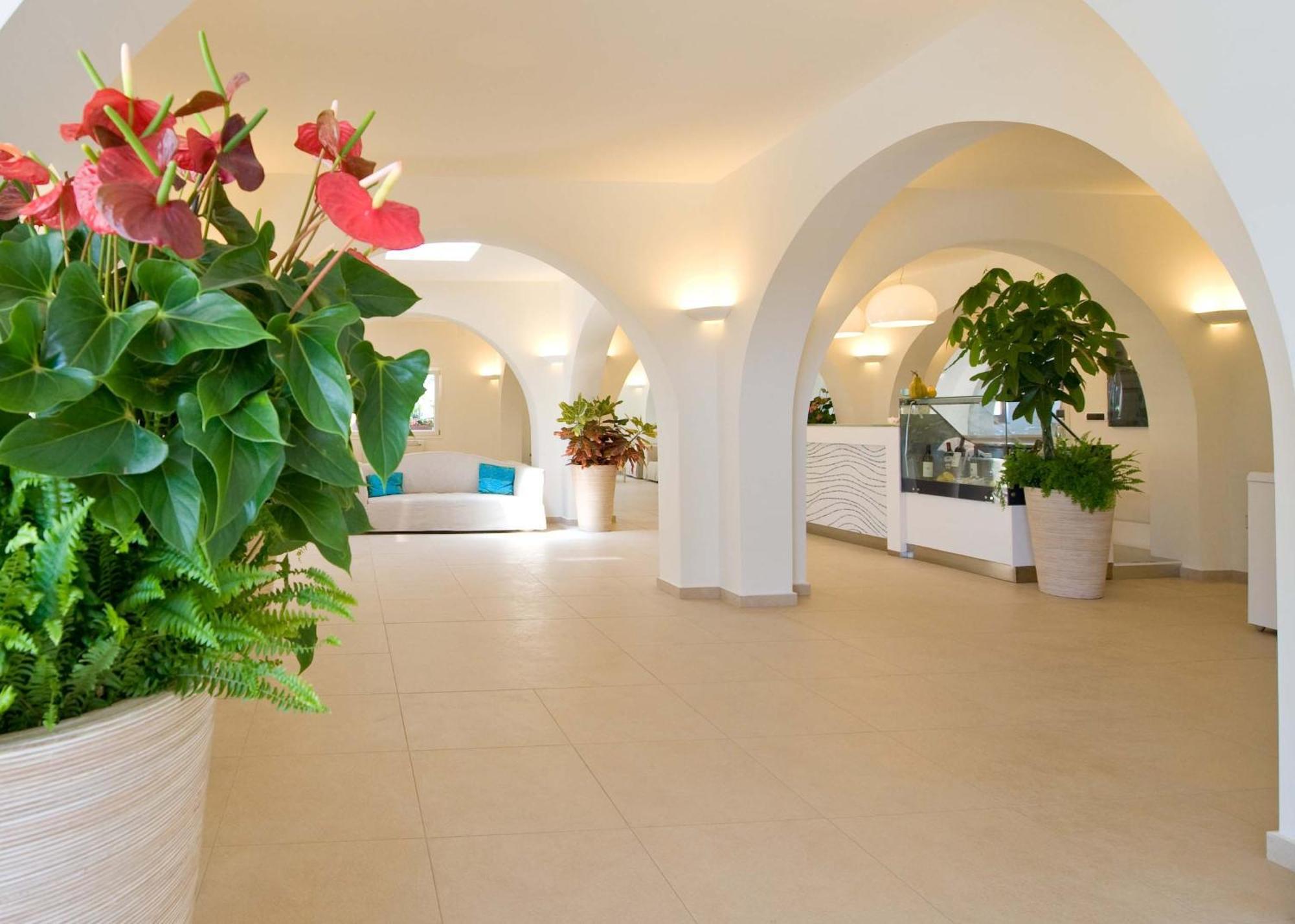 Hotel Cala Reale Stintino Eksteriør billede
