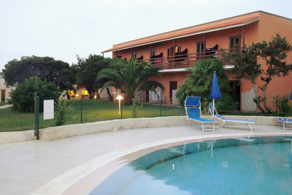 Hotel Cala Reale Stintino Eksteriør billede