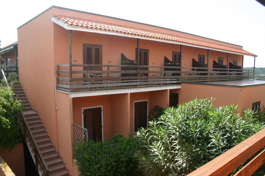 Hotel Cala Reale Stintino Eksteriør billede